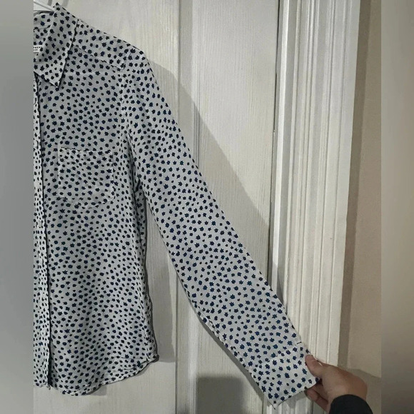 FINAL PRICE Equipment Femme Womens Star Print Long Sleeve Button Up Blouse Top - Picture 4 of 7